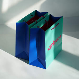 Bolsas de Papel Personalizadas de Lujo con Cinta y Cuerda Roja, Reciclables, Colores y Tamaños Personalizados, Logotipo Personalizado Aceptado - Product Image 6