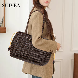 Sac fourre-tout rétro en cuir véritable tressé à la main, chic et décontracté, pour femme - Product Image 5