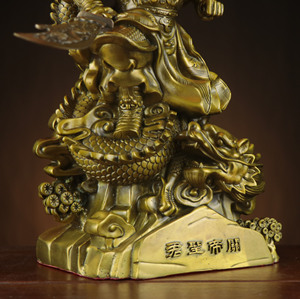 Vente en gros de statue <span class=keywords><strong>Guan</strong></span> Gong en laiton, sculpture du général chinois <span class=keywords><strong>Guan</strong></span> <span class=keywords><strong>Yu</strong></span>, décoration Feng Shui OEM personnalisée pour le bureau et le temple - Product Image 3