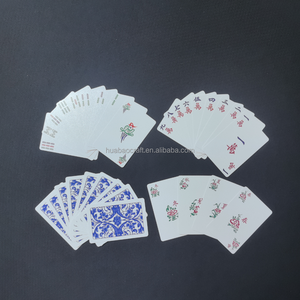 Cartes à jouer OEM personnalisables en PVC 100% étanches boîte de cartes de <span class=keywords><strong>poker</strong></span> 0.32mm emballage avec fermeture magnétique pour usage familial - Product Image 3