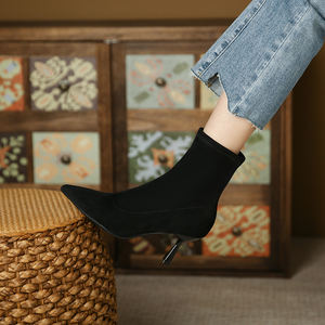 Bottines en <span class=keywords><strong>daim</strong></span> noires pour femmes, logo personnalisé à la mode, prix d'usine - Product Image 6