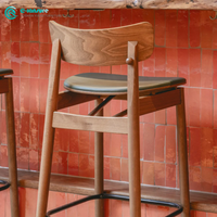 Ensemble table et chaises de bar vintage en bois massif, style classique pour restaurant occidental, café, hôtel, complexe hôtelier