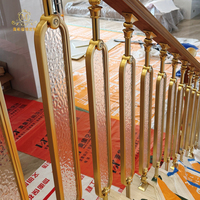 Rampe d'escalier ronde moderne de luxe en aluminium-magnésium, balustrades en laiton, mains courantes, balustres, métal, escalier intérieur, fuseaux