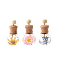 Vente en gros de luxe haute qualité vide 5Ml 6Ml 8Ml 10Ml dessin animé photos voiture parfum verre diffuseur alliage quatre feuilles flacon
