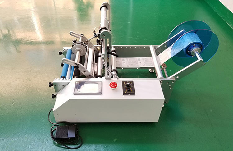 顶级圆瓶玻璃瓶贴标机半自动贴标机圆瓶贴标机