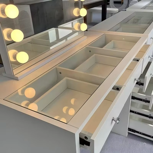โต๊ะเครื่องแป้งสไตล์ฮอลลีวูดสีขาว พร้อมไฟ LED กระจกเงา และท็อปกระจก สำหรับห้องนอนใหญ่ ชุดโต๊ะแต่งหน้า - Product Image 2