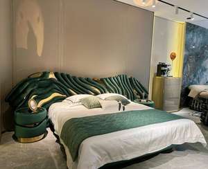 Lit de mariage en laiton design italien de taille King Size Mobilier de maison de luxe Ensemble de lits pour chambre à coucher Lit double en tissu nubuck - Product Image 2