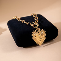 Collier en fer doré rétro personnalisé, mode transfrontalière européenne et américaine, simple, amour, tournesol, alliage, pendentif exagéré