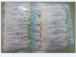 ผ้าอ้อมเด็กเกรด B สินค้าจากโรงงานราคาถูกแพ็กแบบจัดส่งจำนวนมากบรรจุภัณฑ์ใสคุณภาพดีระบายอากาศได้ดีขายเป็นมัด - Product Image 3