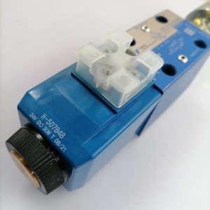 โซลินอยด์วาล์ว Danfoss Eaton รุ่น DG4V รุ่น DG4V-3-2A-M-S9D1-U-H7-60 - Product Image 1