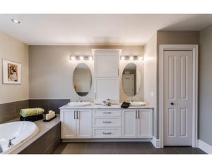 Meuble-lavabo de salle de bain personnalisé style Shaker avec miroir LED mural en panneau mélaminé pour appartement - Product Image 3