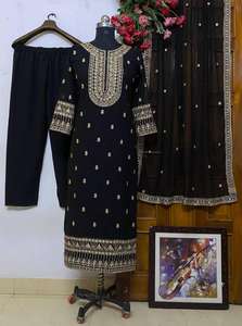 Ropa étnica india Conjunto de tres piezas Ropa de mujer Impreso Kurtis indio con pantalones Palazzo Material de alta calidad - Product Image 3