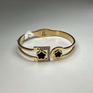 กำไลข้อมือแฟชั่น สแตนเลสสตีล 316L ชุบทอง PVD ดีไซน์ใบโคลเวอร์สีดำ ประดับคริสตัล ปรับขนาดได้ - Product Image 1