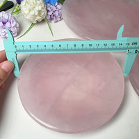 Vente en gros de pierres précieuses rondes cristaux de guérison assiettes sculptées à la main en cristal de quartz rose plat tasse sous-verre pour cadeau