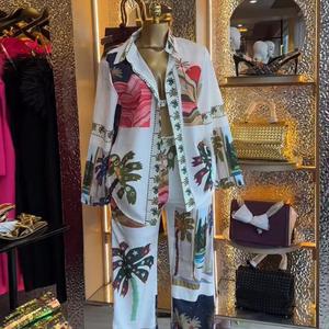 Completo Elegante da Donna con Camicia Stampata e Pantaloni a Gamba Larga, Stile Casual - Product Image 3