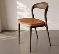 Chaise de restaurant confortable et élégante à une place, avec structure en bois, mobilier commercial
