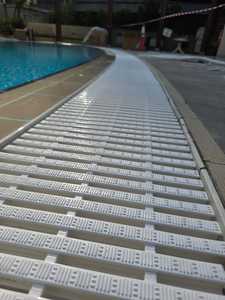 <span class=keywords><strong>Grille</strong></span> de drainage d'égout à trois interfaces, <span class=keywords><strong>grille</strong></span> de piscine, <span class=keywords><strong>grille</strong></span> de trop-plein en plastique, plaque de couverture de tranchée pour applications diverses - Product Image 5