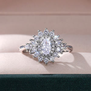Anello di fidanzamento semplice per donna, elegante gioiello da dito alla moda - Product Image 1