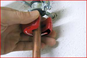 KS <b>TOOLS</b> <b>Ratchet</b> pipe hole cutter with 2 support rollers with folding internal deburrer pipes 15mm portable pipe cutter - Product Image 3