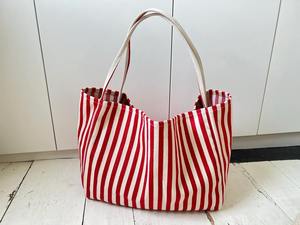 Bolsas de Compras de Yute de Diseño Premium con Estampado para Mujeres a la Moda, Atuendos de Verano y Viajes de Vacaciones - Product Image 5