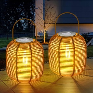 Lámpara Solar de Jardín de Mimbre y Bambú, Luz LED de 2W para Patio y Balcón - Product Image 1