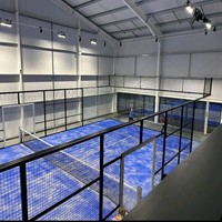 Terrain de padel conteneurisé optimisé en kit à faible coût d'expédition, structure modulaire, offre d'exportation B2B e-commerce