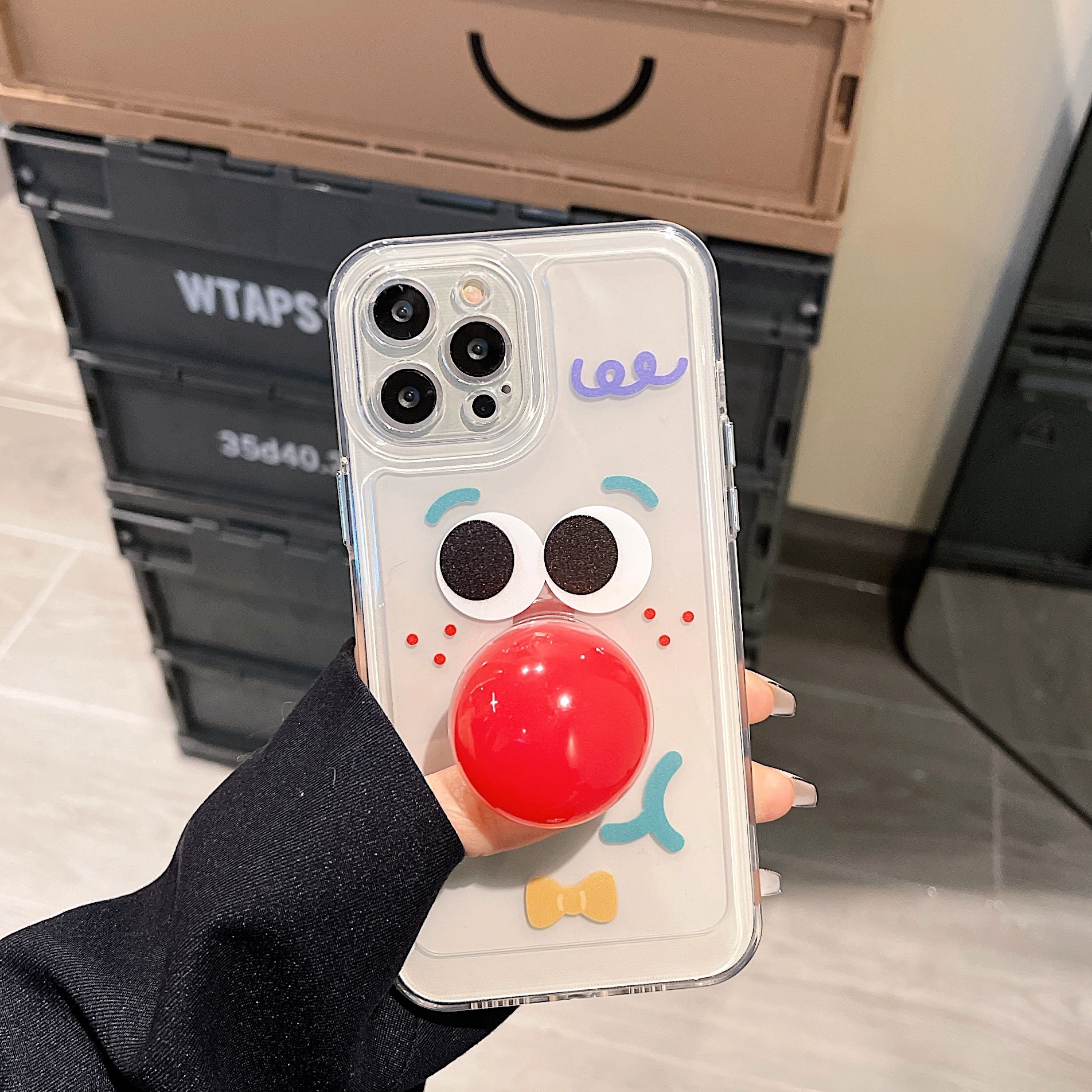 Espressione divertente da clown con guscio spaziale + staffa per naso rosso