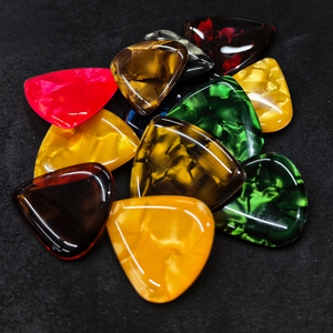 Púas de Guitarra de Celuloide de 3mm, Curvas, Gruesas, con Acabado Brillante, Forma de Lágrima Triangular Grande, Venta al Por Mayor - Product Image 3