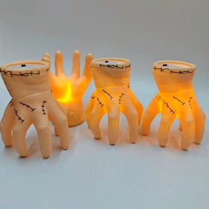 Accessori Decorativi per Halloween, Capodanno Cinese e Natale, Mano di Wednesday Addams con Luce a Batteria - Product Image 4