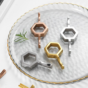 Porta Palillos Hexagonal Shiny-JH de Acero Inoxidable 304 Chapado en Oro para Restaurantes, Hoteles y Uso Comercial - Product Image 1