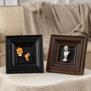 Cornice Portafoto Artigianale Blind Box 2026, Supporto da Parete Stile Antico, Espositore Decorativo da Tavolo Bubble Mart - Product Image 1
