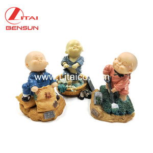 Wholesale Custom Handmade Resin Crafts Decoration Home Statues Young <strong>Monk</strong> Figurines - Product Image 6