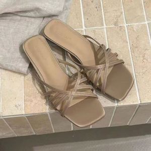 Sandalias de tacón alto fino de satén con punta cuadrada para mujer, estilo romano, con hebilla única, para exteriores, calzado casual, novedad de verano 2026 - Product Image 5