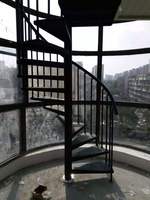 Verzinkte Außenwendeltreppe Hochbelastbare Metallwendeltreppe Korrosionsbeständig für Terrasse und Balkon