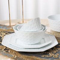 Assiettes à dîner en porcelaine pour banquet, fournisseurs de vaisselle en céramique pour hôtel de luxe, service de table avec tasses, ensembles de table en céramique pour hôtels
