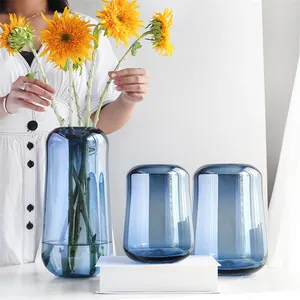 Серо-голубые большие высокие конусные вазы в форме цветка для отеля