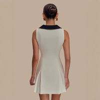 Robe Courte Plissée Sans Manches avec Boutons Métalliques à la Taille, Style Modeste, Logo Personnalisé, Printemps Automne 3970
