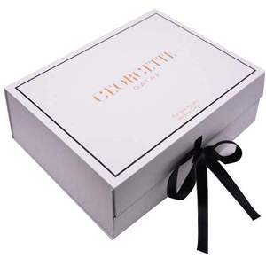 กล่องของขวัญพับได้แม่เหล็กแบบกระดาษแข็งพิมพ์ลายแบรนด์ พร้อมริบบิ้นปิดผนึกเคลือบด้าน ตัวอย่างฟรี โลโก้สั่งทำได้ กล่องใส่ชุดชั้นในแบบพับได้สุดหรู - Product Image 6