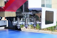 Máquina CNC ATC de alta velocidad 1325 1530 para anidamiento, ranurado y perforación de puertas de gabinetes de cocina para producción de muebles
