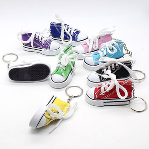 Nhiều màu cao su Giày Keychain mô phỏng giày vải nhỏ Túi Quà Tặng vòng chìa khóa mặt dây chuyền cao su Keychain - Product Image 3