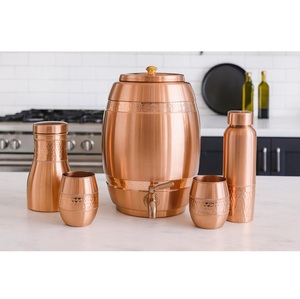 Carafe en cuivre de qualité supérieure avec ensemble de bouteilles d'eau et de verres, vaisselle traditionnelle pour la maison, les restaurants et les hôtels, à vendre - Product Image 1