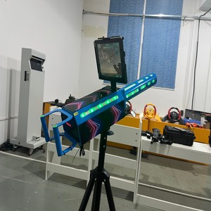 Menyenangkan kustom 3D <span class=keywords><strong>AR</strong></span> Gatling Simulator mesin menembak desain warna-warni multi-fungsi dalam ruangan sekolah Bandara menggunakan kapasitas Super - Product Image 2