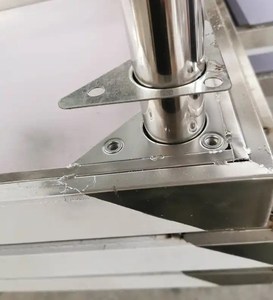 VICTORY KITCHEN Table de travail en acier inoxydable (assemblage de pieds carrés avec bordures) pour cuisine de restaurant - Product Image 4