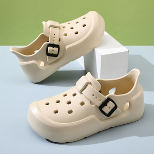 Sabots pour femmes, confortables et antidérapants, en EVA, à semelle épaisse et ajourée, avec bout couvert, pour l'été, rehaussant de 3 cm - Product Image 1