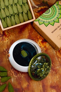 Cônes d'encens naturels, écologiques et faits à la main aux herbes, à refoulement, longue durée, à base de poudre de noix de savon, pour la méditation - Product Image 5