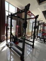 Cage de musculation multifonctionnelle avec machine Smith, rack à squats, pile de poids de 75 kg, bras en acier, équipement de fitness pour la musculation de la poitrine