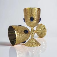 Gobelet vintage en laiton doré 6.5 \ "fait à la main coupe de communion gobelet à vin médiéval gemmes bleues pour décorations de mariage REPLICARTZ