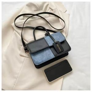 Bolso bandolera femenino retro vintage estilo saco en cuero PU moderno con forro de lona y detalle de borla - Product Image 6