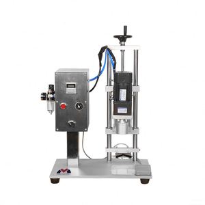 Máquina Semiautomática para Ajustar Tapas de Botellas de Plástico y Vidrio - Diseñada para Marcas de Belleza y Bienestar - Product Image 1