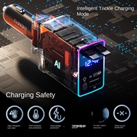 Untuk Pengisi Daya Mobil Pengisian Super Cepat Kabel Ekstensi Satu-ke-Empat Port USB-A/USB-C Adaptor Paduan Aluminium dengan Layar Digital